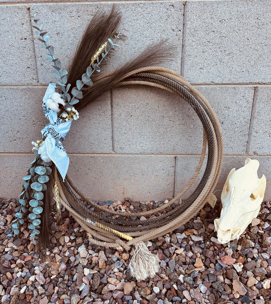 Lasso wreath (white bandanna)